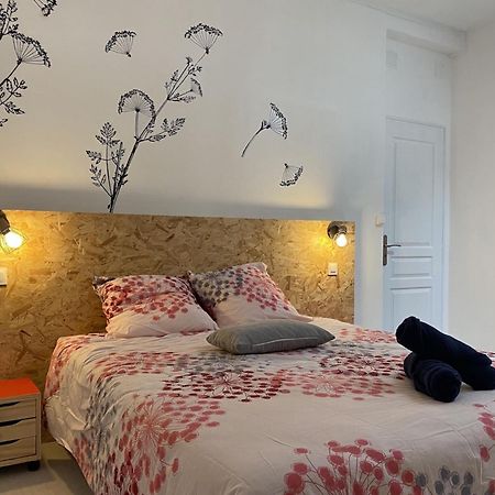 La Maison D'Angelique - Colocation Hoteliere A 150M Gare Tgv- Grande Cuisine Equipee & Salon - Fibre - Netflix Niort Exterior foto