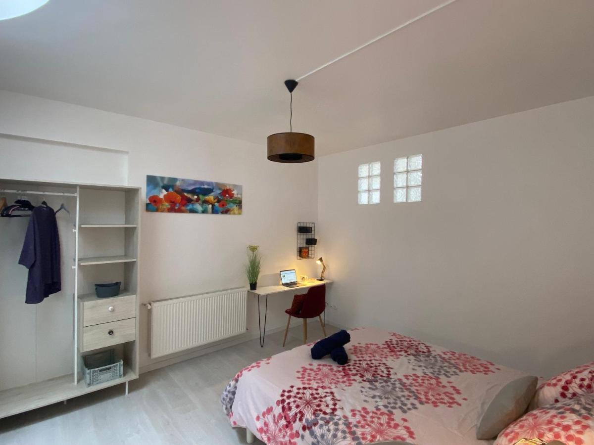 La Maison D'Angelique - Colocation Hoteliere A 150M Gare Tgv- Grande Cuisine Equipee & Salon - Fibre - Netflix Niort Exterior foto