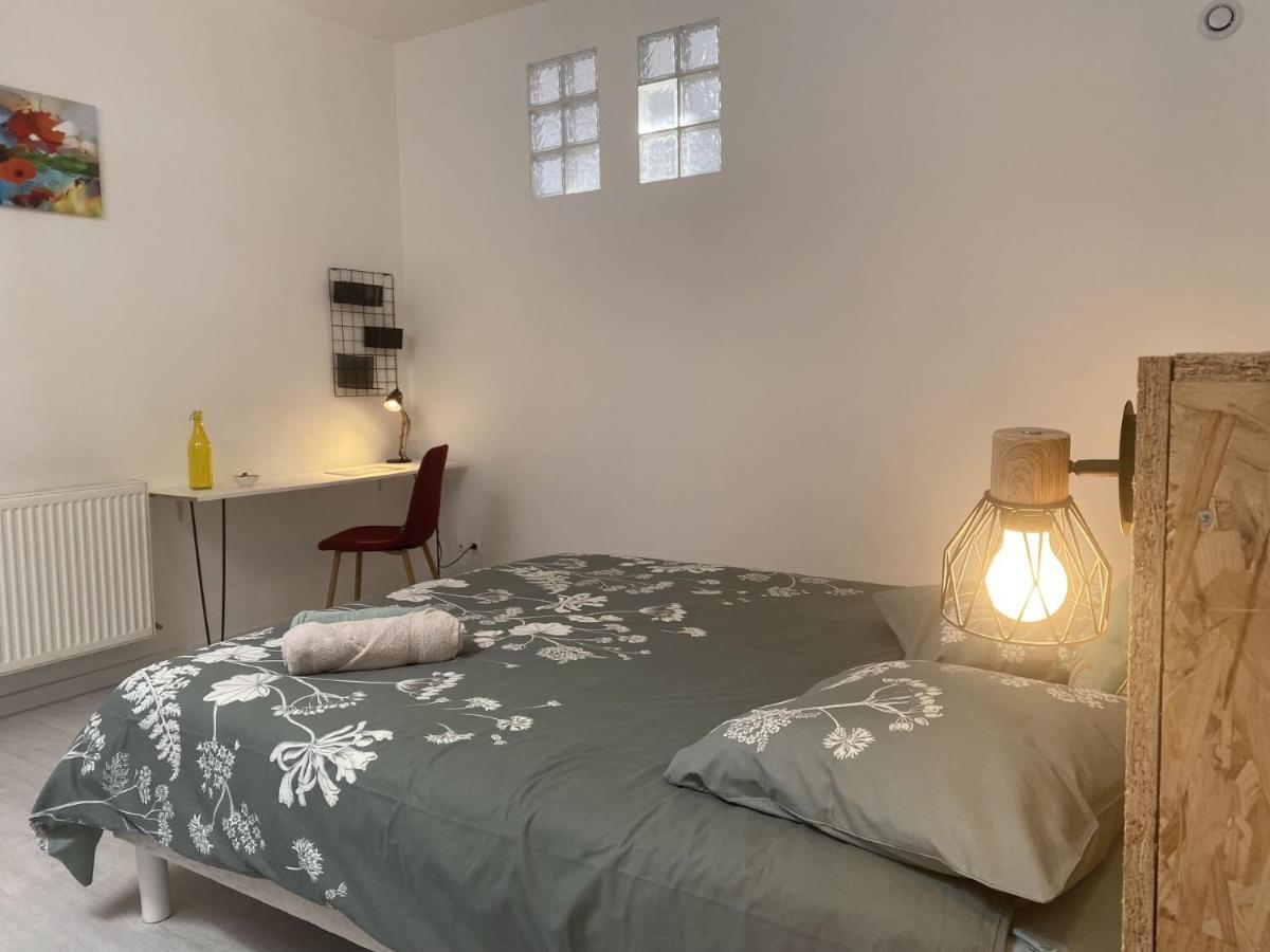 La Maison D'Angelique - Colocation Hoteliere A 150M Gare Tgv- Grande Cuisine Equipee & Salon - Fibre - Netflix Niort Exterior foto
